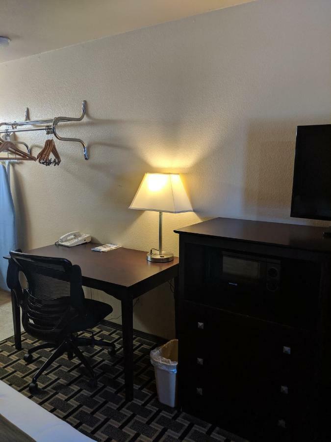 Executive Inn Woodward Eksteriør bilde